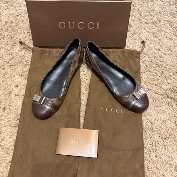 Gucci Women's Brown Flats - Picture 1 of 5